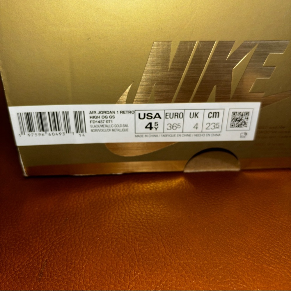 Jordan 1s Black Gold - Picture 3 of 4